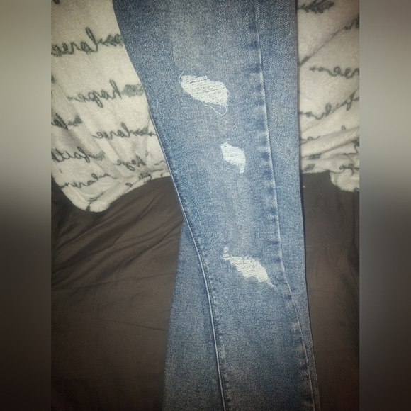 Mudd - Mid-rise Vintage Skinny Jeans - Picture 3 of 4